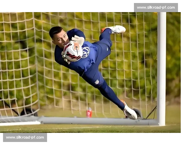 以关键扑救定胜负诠释门将价值与团队防线精神在高压时刻书写比赛走向