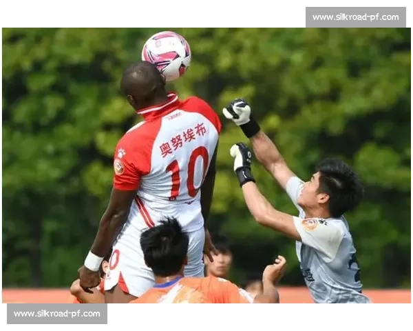 比赛延期引发连锁反应赛事安排调整与各方应对成焦点讨论升温持续